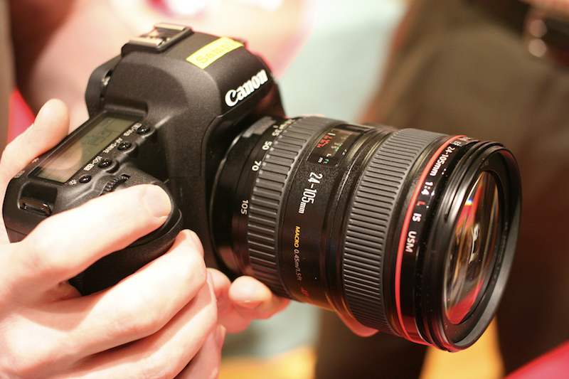Illustration for article titled Hands-On: Canon EOS 5D Mark II